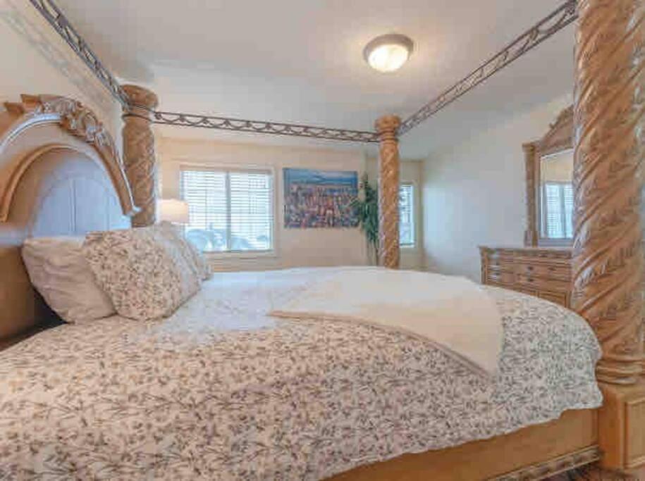 2500 Sq House In Springbank Hill Bl 261818 Villa YYC Dış mekan fotoğraf
